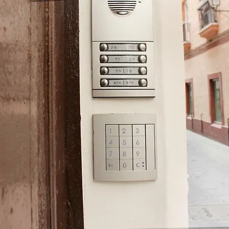 Plaza De Espana Building * カディス